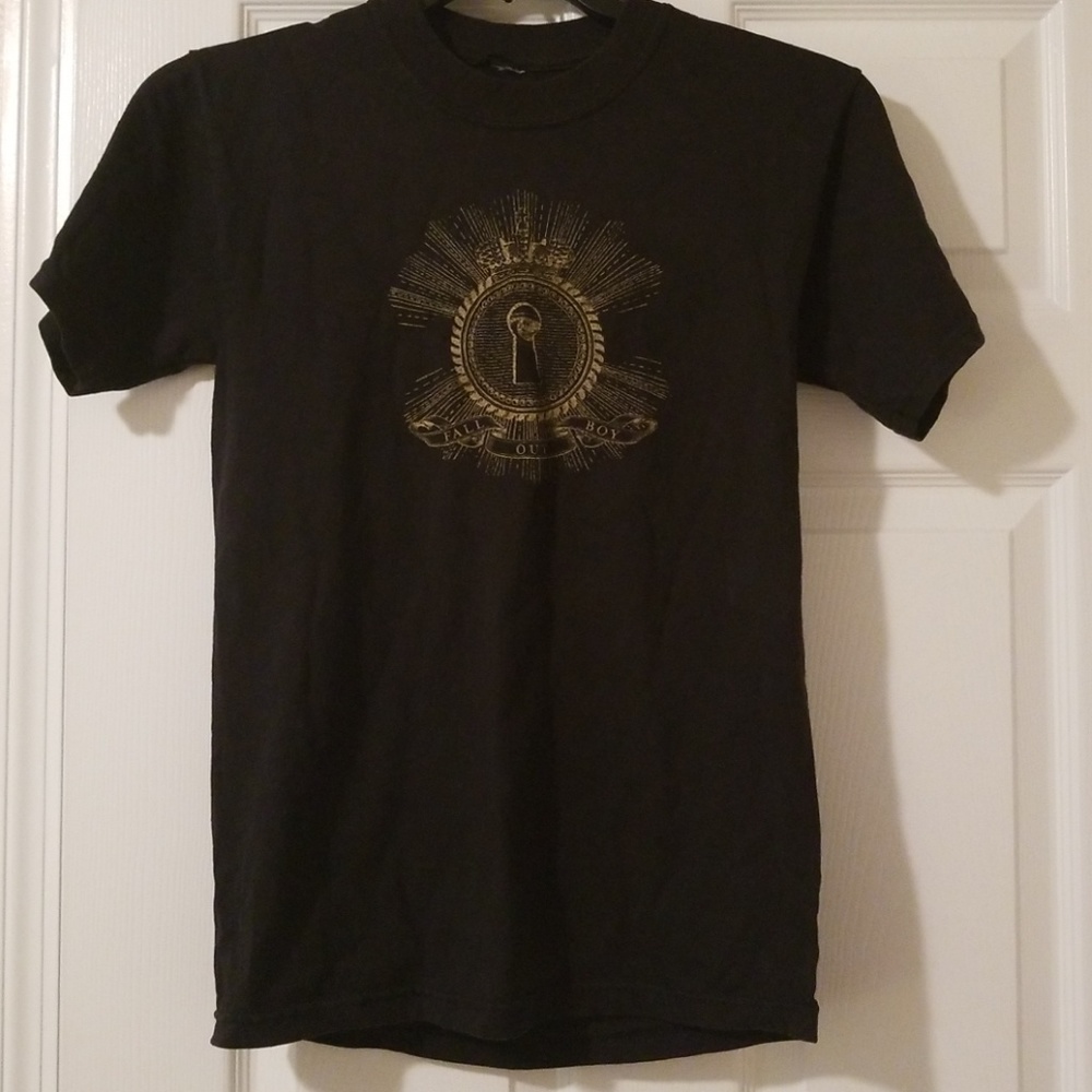 📦BUNDLE ONLY📦 Fall Out Boy Keyhole T-Shirt